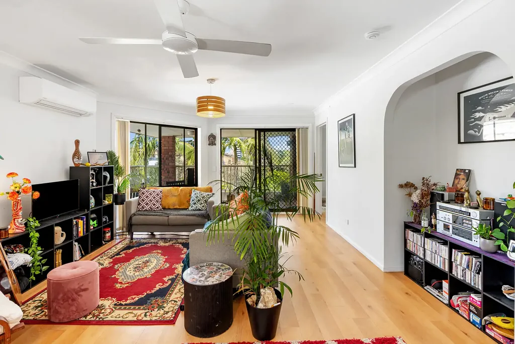 5/11 Tenth Avenue, Palm Beach, QLD 4221