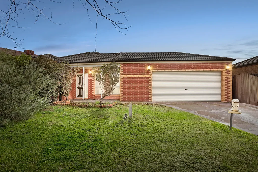 THIS PROPERTY FEATURES:
