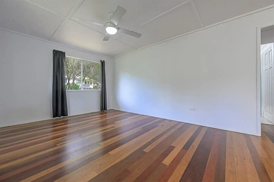 ਰਹਿਣ ਵਾਲਾ ਕਮਰਾ - 7 LING ST, TOOLOOA QLD 4680