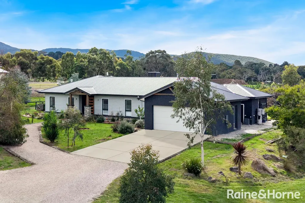 Riddells Creek 4Phòng ngủ Superb Lifestyle Property on 5 Acres (Approx.)