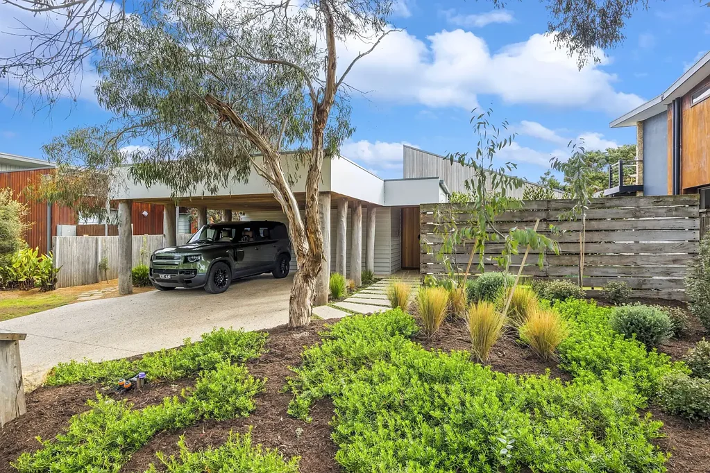 Torquay 3બેડરૂમ Architectural Sophistication Meets Resort-Style Living
