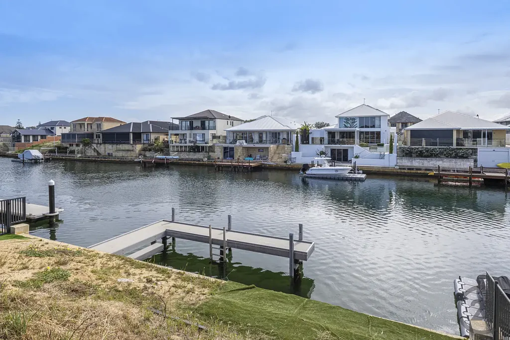 Wannanup A North-Facing Waterfront Opportunity