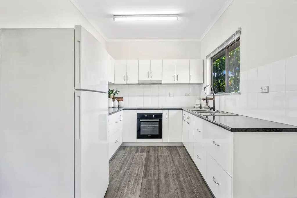 Leanyer 3Habitaciones Elevated Home on Spacious 966sqm Corner Block in Prime Leanyer Location