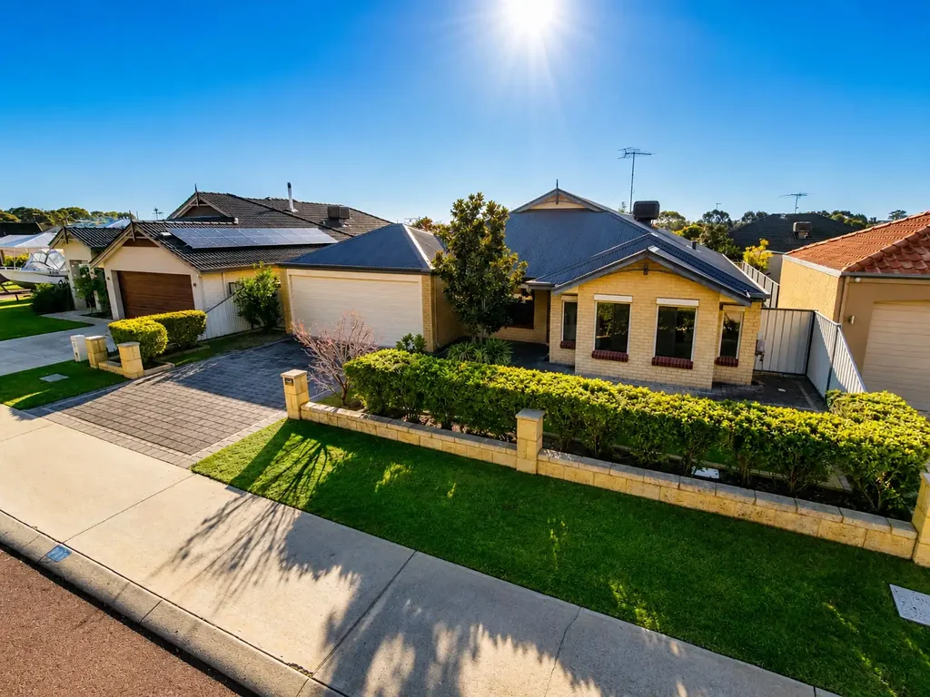Meadow Springs 4房  Golf Course Views, Privacy, Workshop & Pool Potential