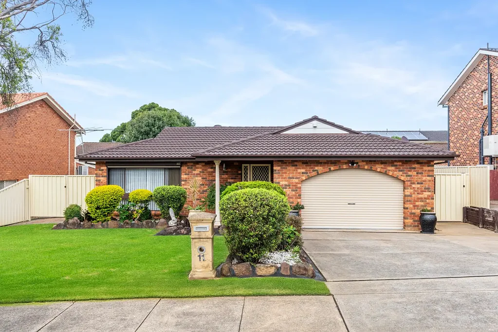 11 Nundah Street, St Johns Park, NSW 2176