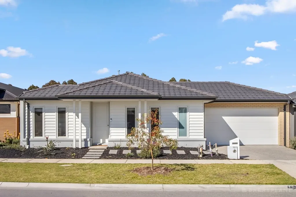 Junction Village 4 Bedroom MODERN LIVING IN A NEAR-NEW HOME