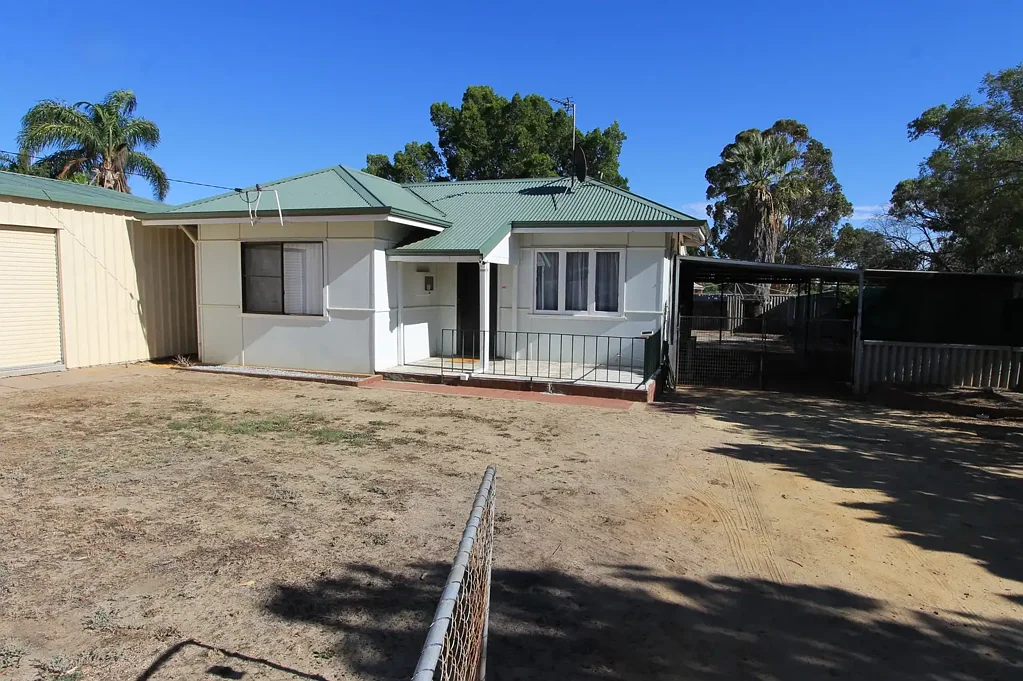 Cunderdin 3 Slaapkamer 3 Bedroom Home in a Quiet Street