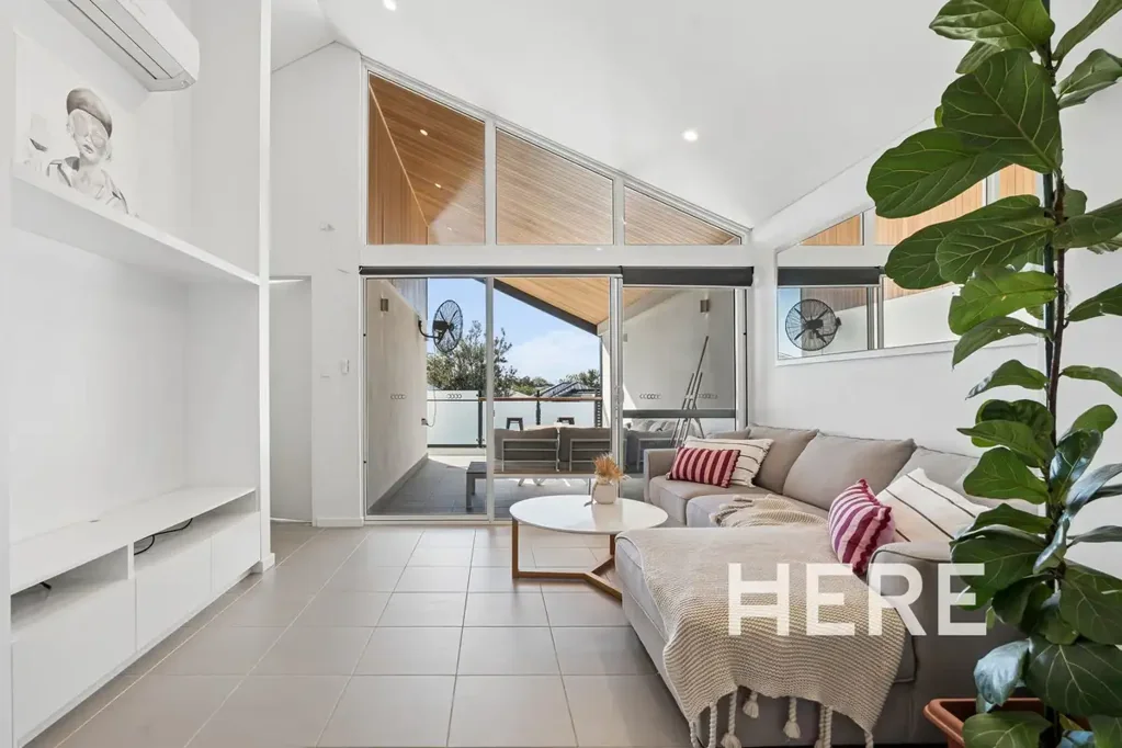 Stylish Apartment with Space, Light & Lifestyle