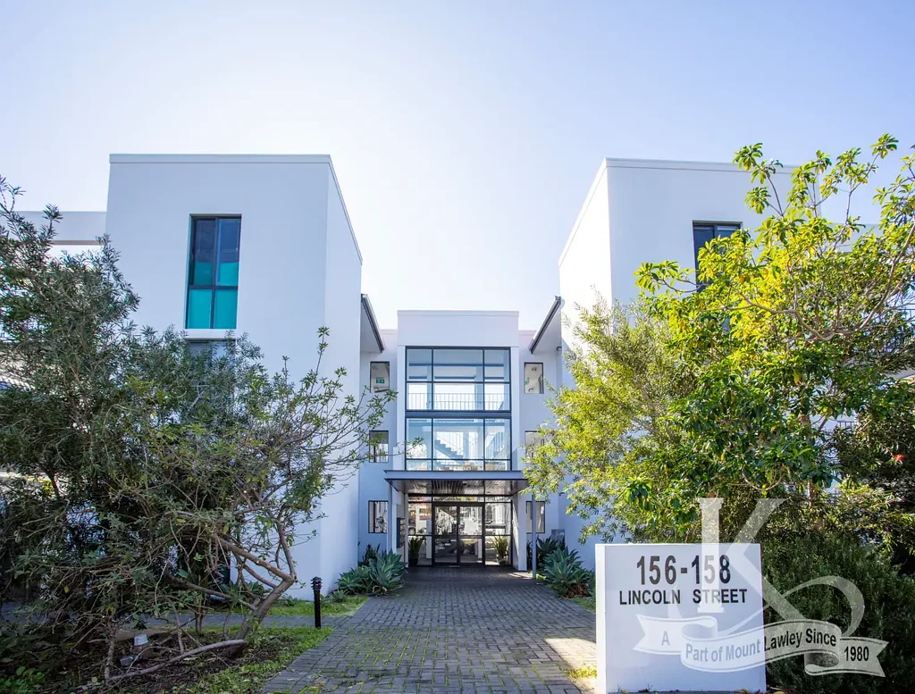 SAFE AND SECURE - FULLY FURNISHED 2 BEDROOM TOP FLOOR APARTMENT