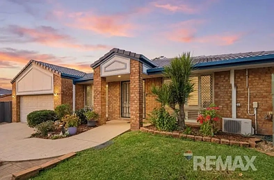 Mcdowall 5房 McDowall成熟社区 五卧双卫 双车库 低维护庭院 步行便利 SPACIOUS 5 BEDROOM HOME IN McDOWALL