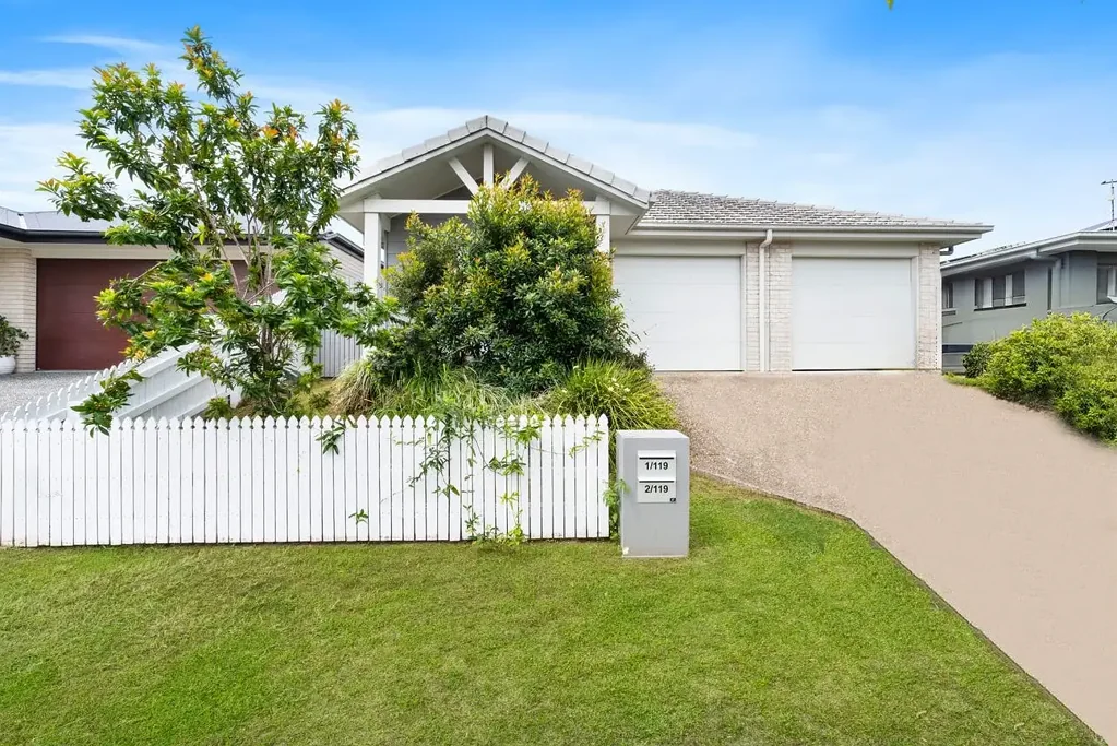 Two Bedroom Modern Duplex Close to Everything!