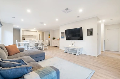 ਰਹਿਣ ਵਾਲਾ ਕਮਰਾ - 24 Calf Street, Donnybrook, VIC 3064