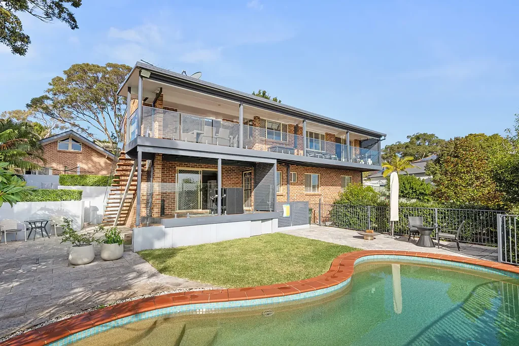 Caringbah South 5ਬੈੱਡਰੂਮ Private Family Retreat with Water Views, Pool & Self-Contained Dwelling