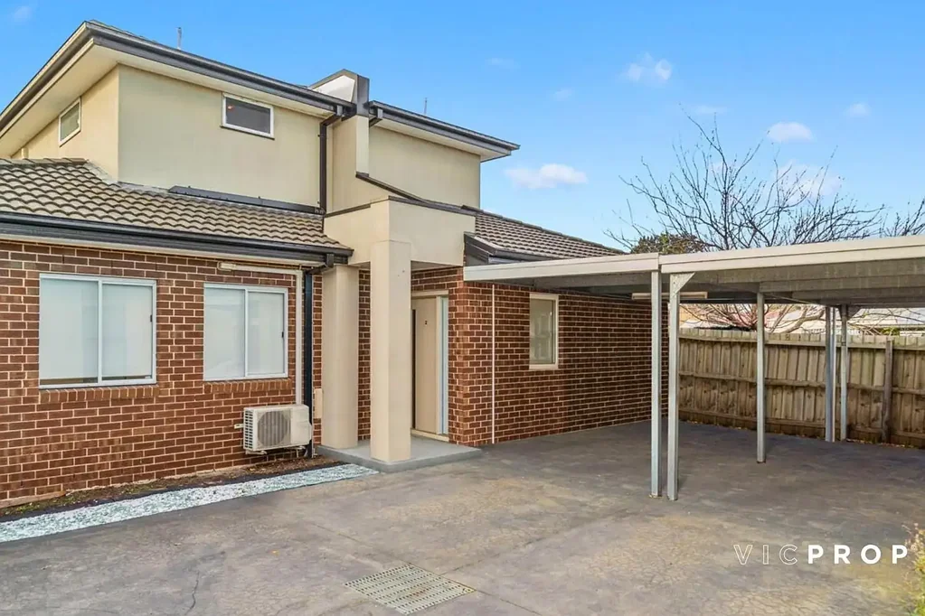2/52 Drinkwater Crescent, Sunshine West, VIC 3020