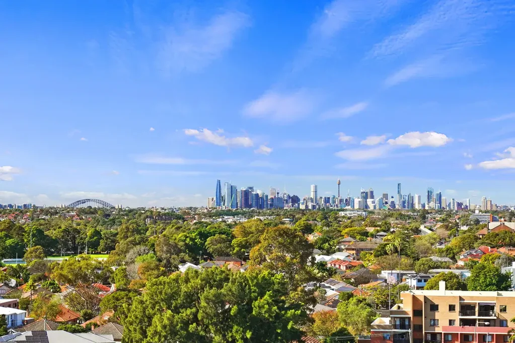 Strathfield 3Phòng ngủ Spacious Penthouse Apartment with Stunning City Views