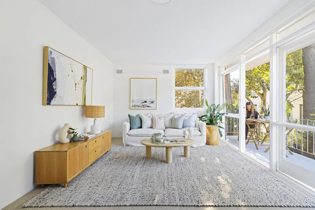 Manly Vale 2غرفة نوم Light-filled apartment with an east-facing balcony and private outlook
