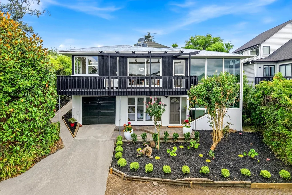 2/52 Glencoe Road, Browns Bay, North Shore City, Auckland