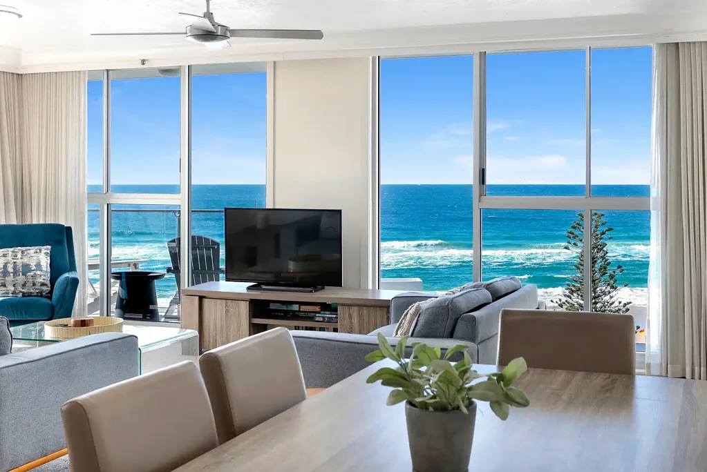 Main Beach 2غرفة نوم Huge Ocean Views & Sunny North-East Position!