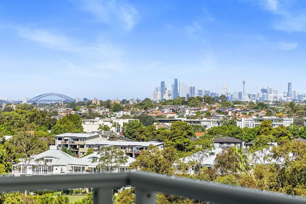 Breakfast Point 3ห้องนอน Rare Opportunity: North-Facing Penthouse with Extensive City & Water Views