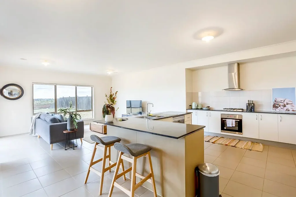 Modern Family Living in the Heart of Sanctuary Lakes