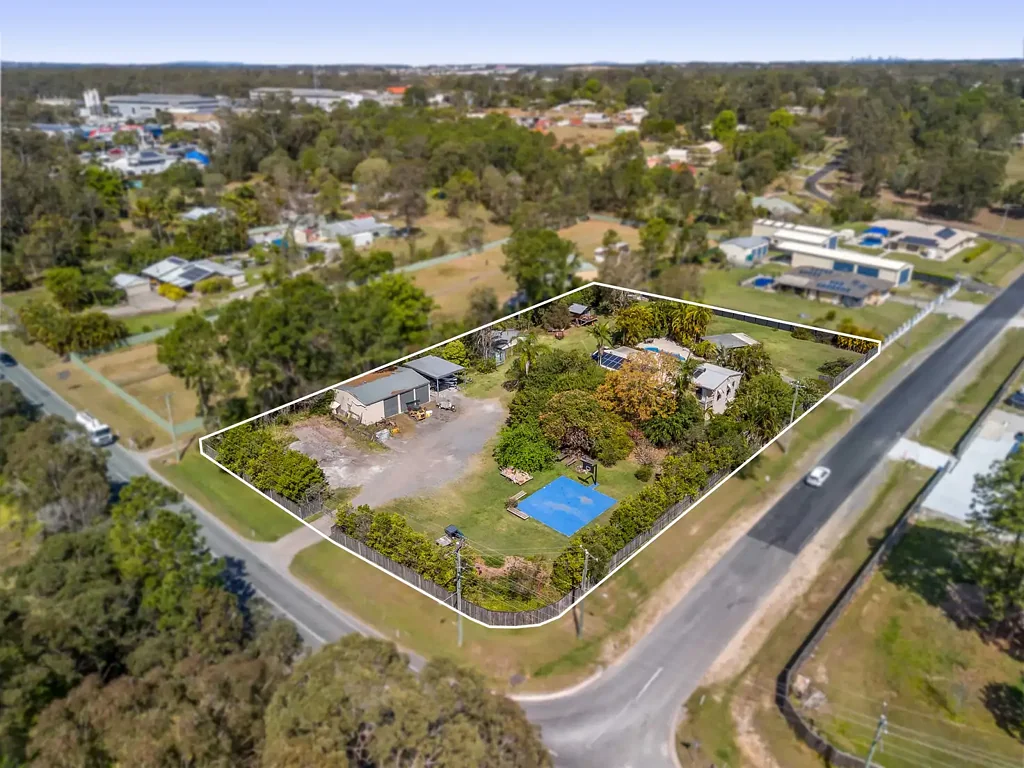 Narangba 4 Slaapkamer 21 Mackie Road, – Versatile Acreage with Future Development Potential and Industrial Upside