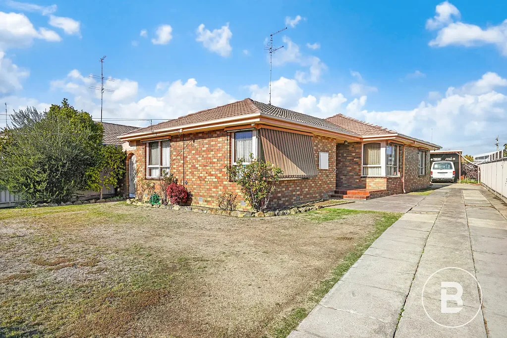 Wendouree 3બેડરૂમ CLASSIC THREE BEDROOM BRICK VENEER IN TOP WENDOUREE LOCATION