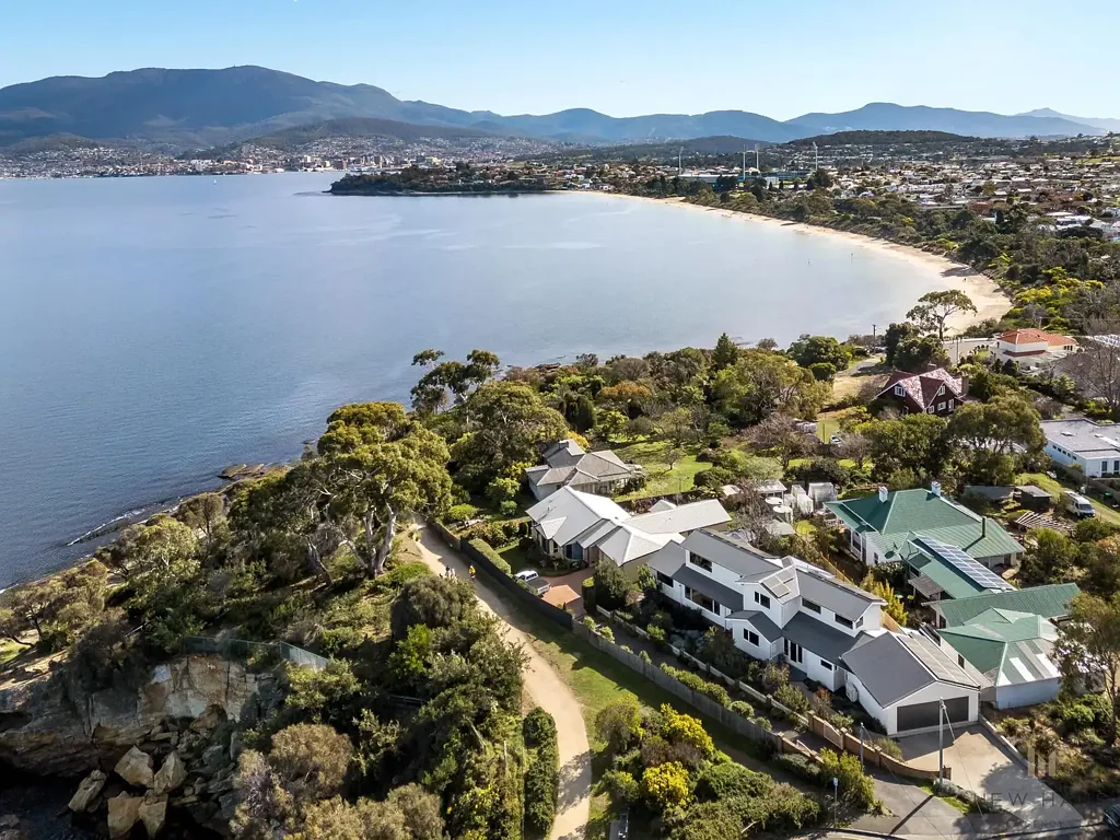 Bellerive 5房  Private. Peaceful. Perfectly Positioned.