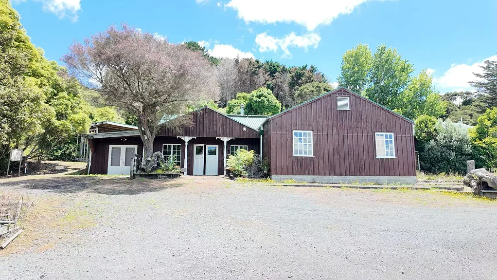 Clevedon Exclusive Lifestyle Leasing Opportunity!