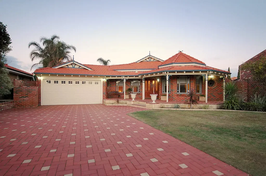10 Caspian Pass, Iluka, WA 6028