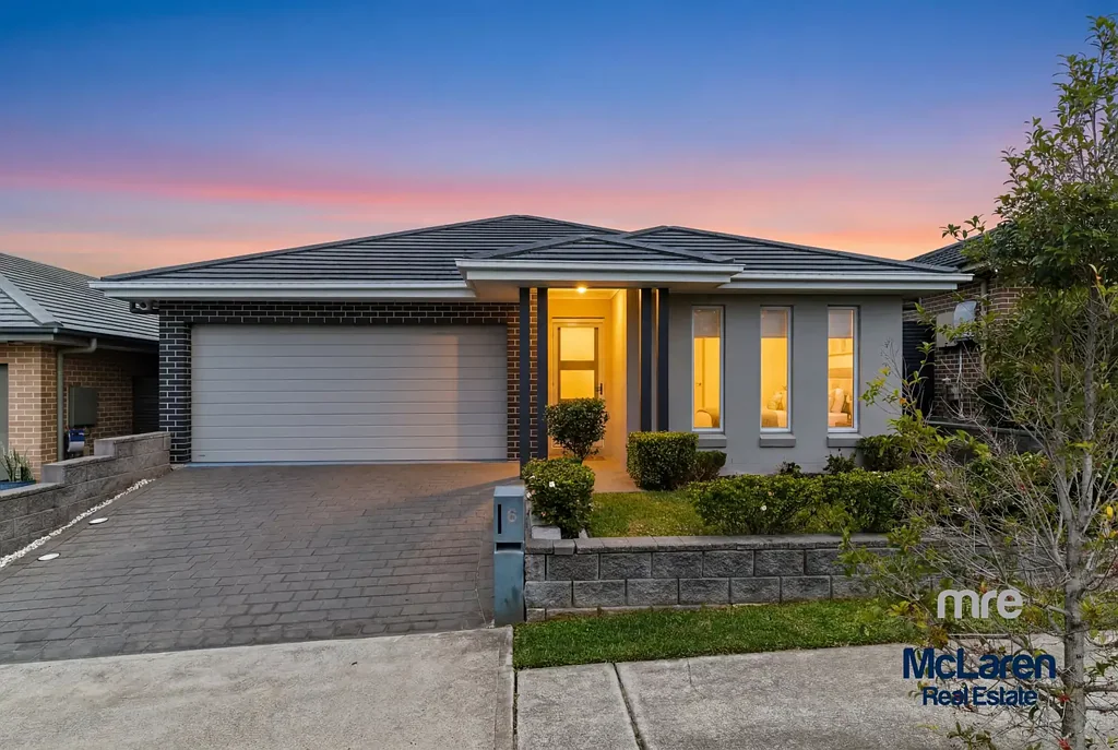Oran Park 4房 Oran Park核心地 四卧宽敞宅 开放式厨餐区 双车位车库 优质学区房 低维护后院 Where Life Comes Together