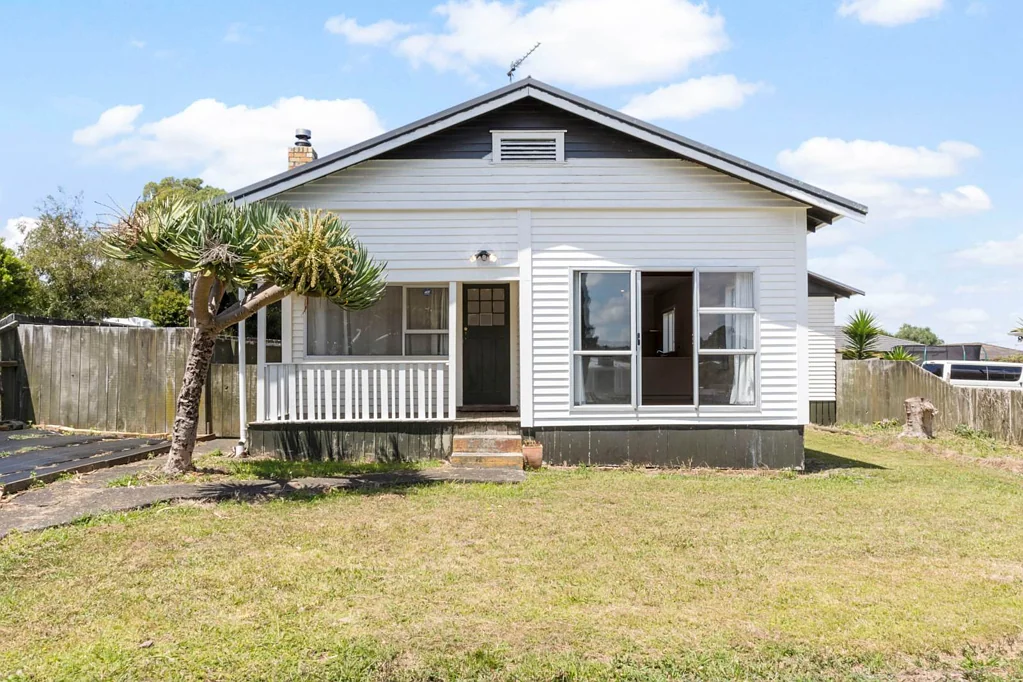 Tuakau 4Kwarto BUNGALOW BADDIE EXUDES POTENTIAL