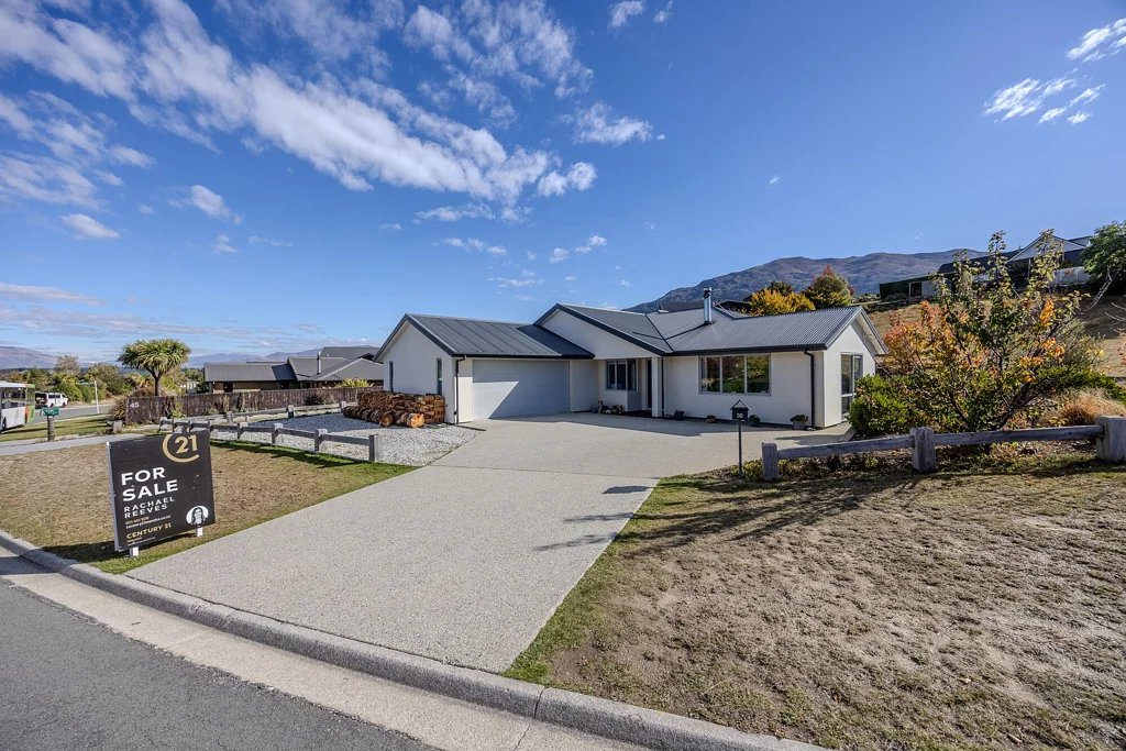 Lake Hawea 4房  Generous Living in a Sought-after setting
