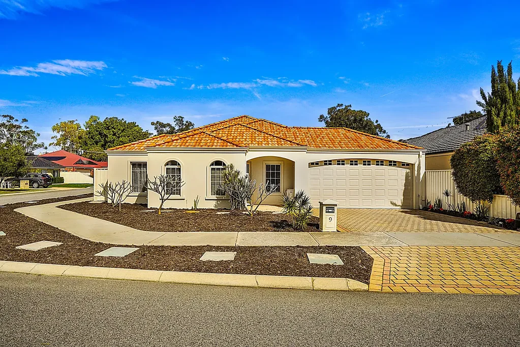 Stirling 4ਬੈੱਡਰੂਮ Spacious Family Living in a Prime Stirling Location