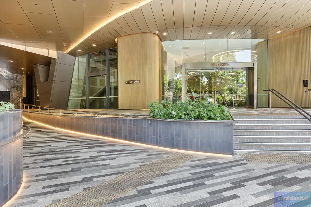 For Lease: Luxurious 2 bedroom unit in the heart of the CBD!