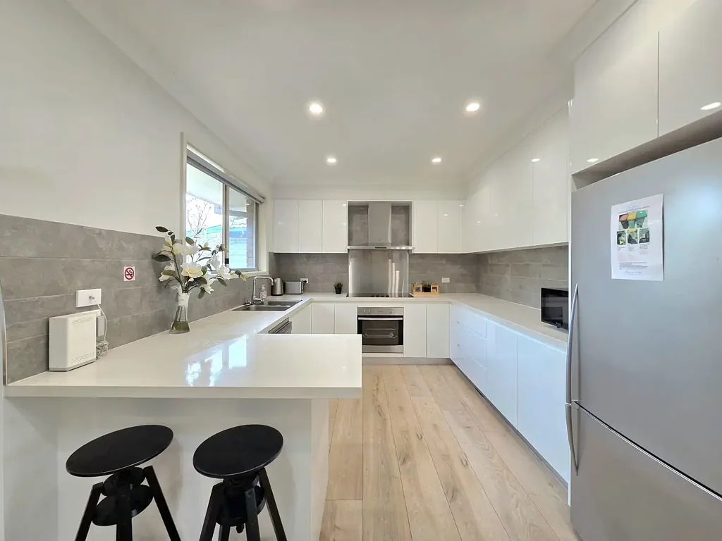 Immaculately Presented Home with Flexible Furnishing Options