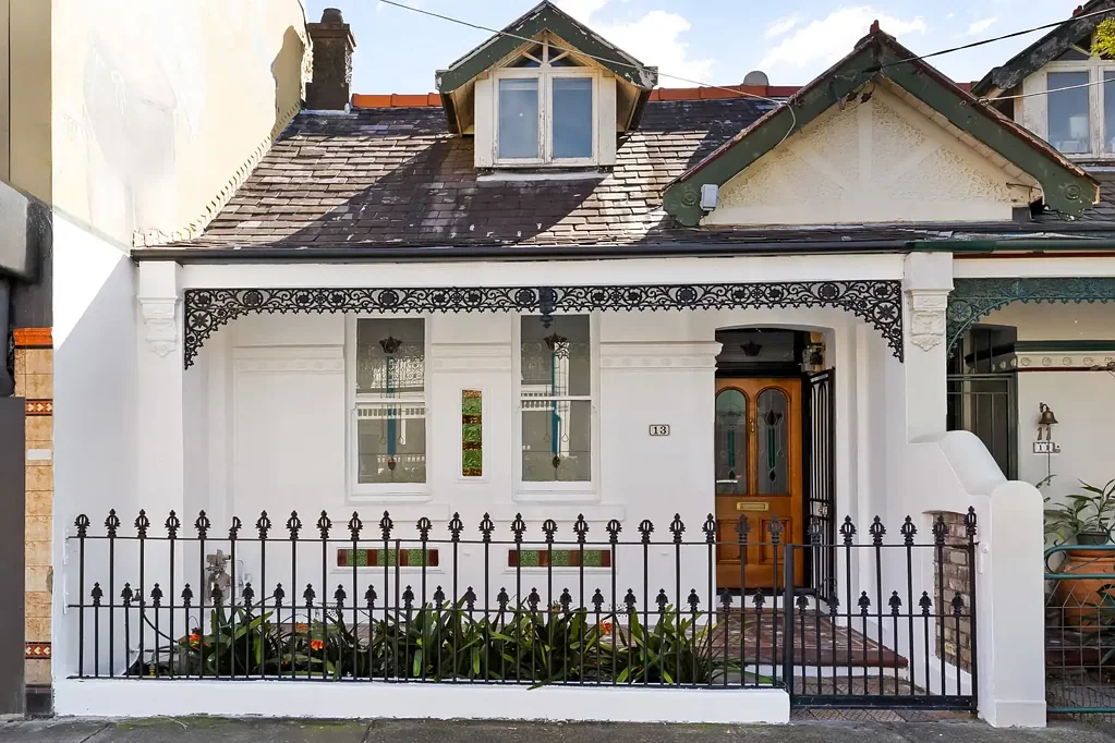 Newtown 3房 King Street 附近优雅的 c1900 年联排别墅 Elegant c1900 terrace close to King Street