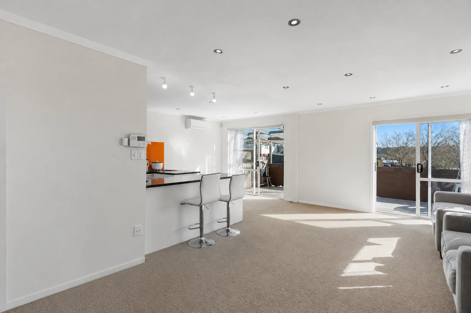 2 & 2A Doone Place, Massey, Waitakere City, Auckland, 5 Schlafzimmer, 2 Badezimmer, Home & Income