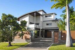 96 Goicoechea Drive, Bushland Beach