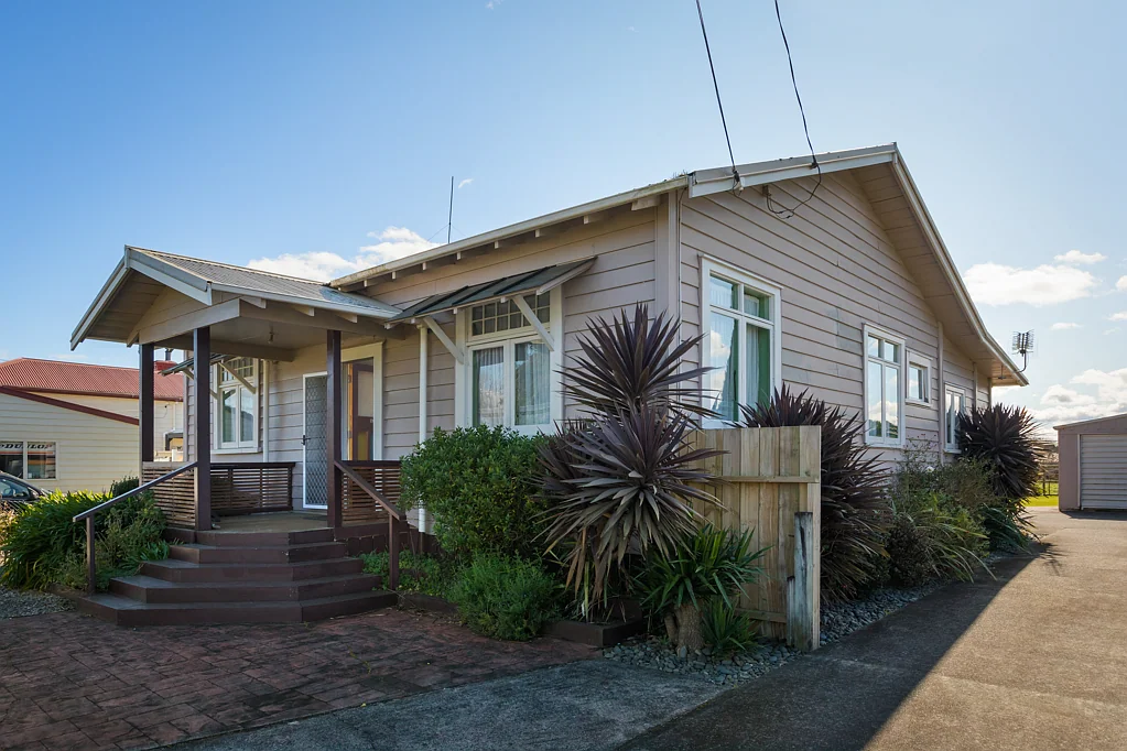 Paeroa 3Moenga Charm-Packed with Modern Touches