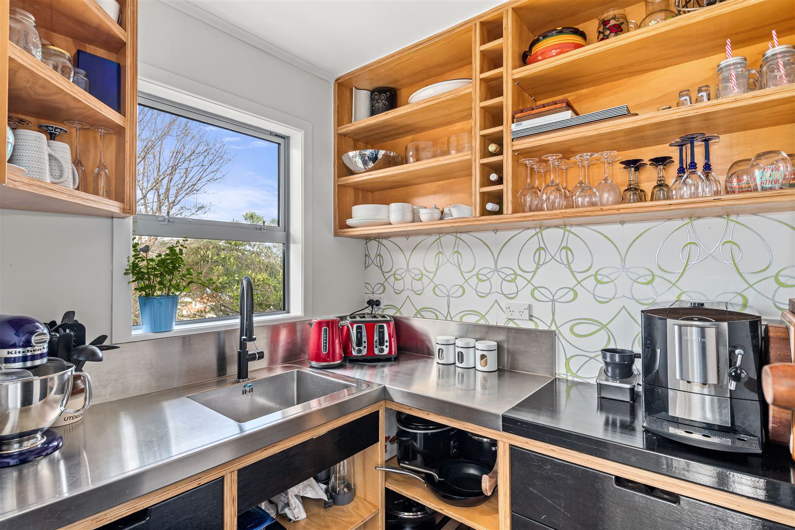 1 Hillview Crescent, Paparangi, Wellington, 4 habitaciones, 0 baños