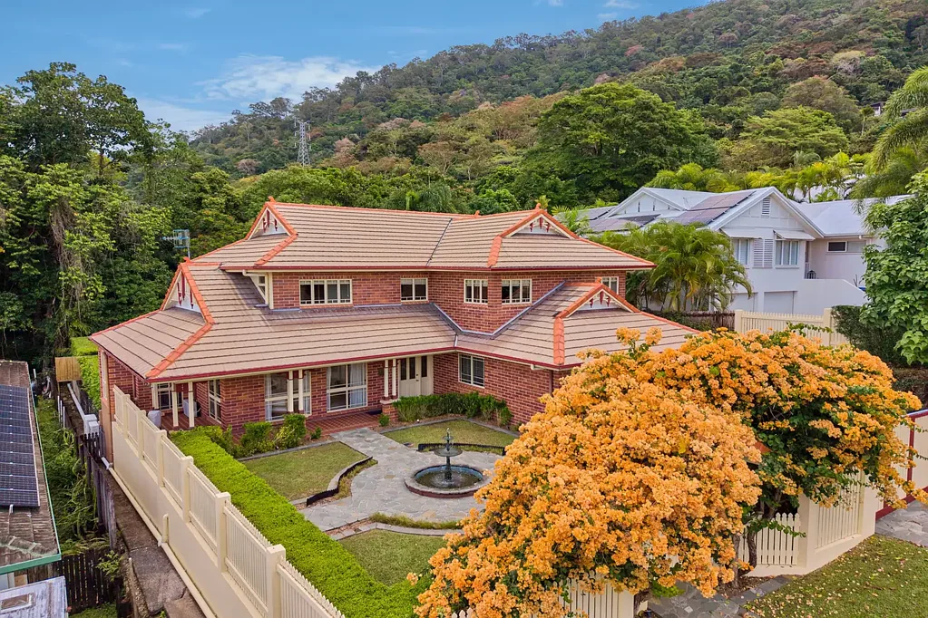 Mooroobool 4Habitaciones Beyond the Gatehouse, Something Truly Special Awaits...