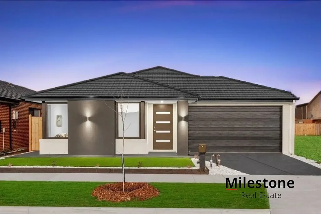 18 Garrison Loop, Clyde North, VIC 3978