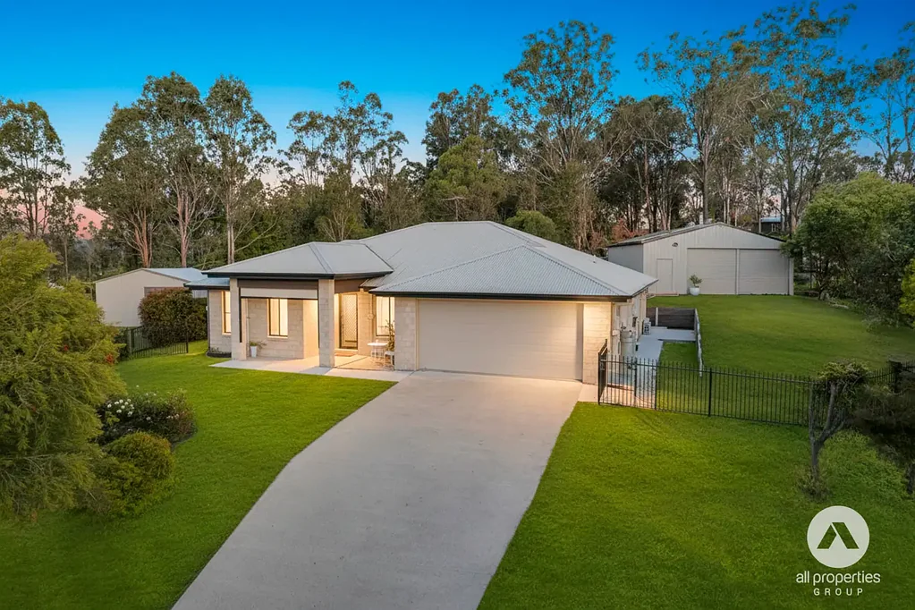 8 Trinity Place, Gleneagle, QLD 4285