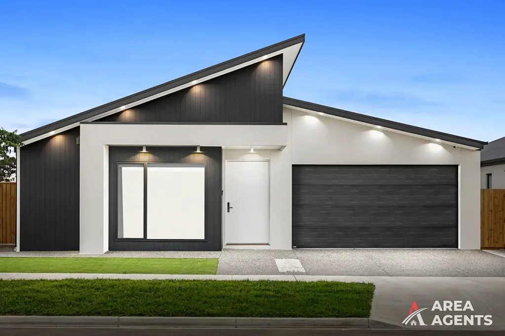 Mickleham 4Moenga Band New Stylish Modern Living !!!
