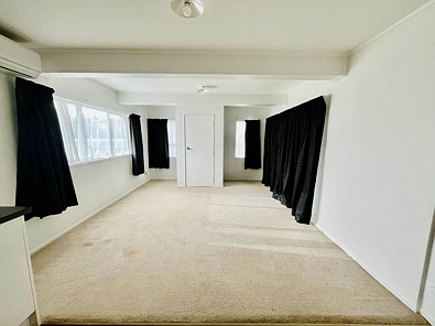 2 bedroom unit – Water Included!