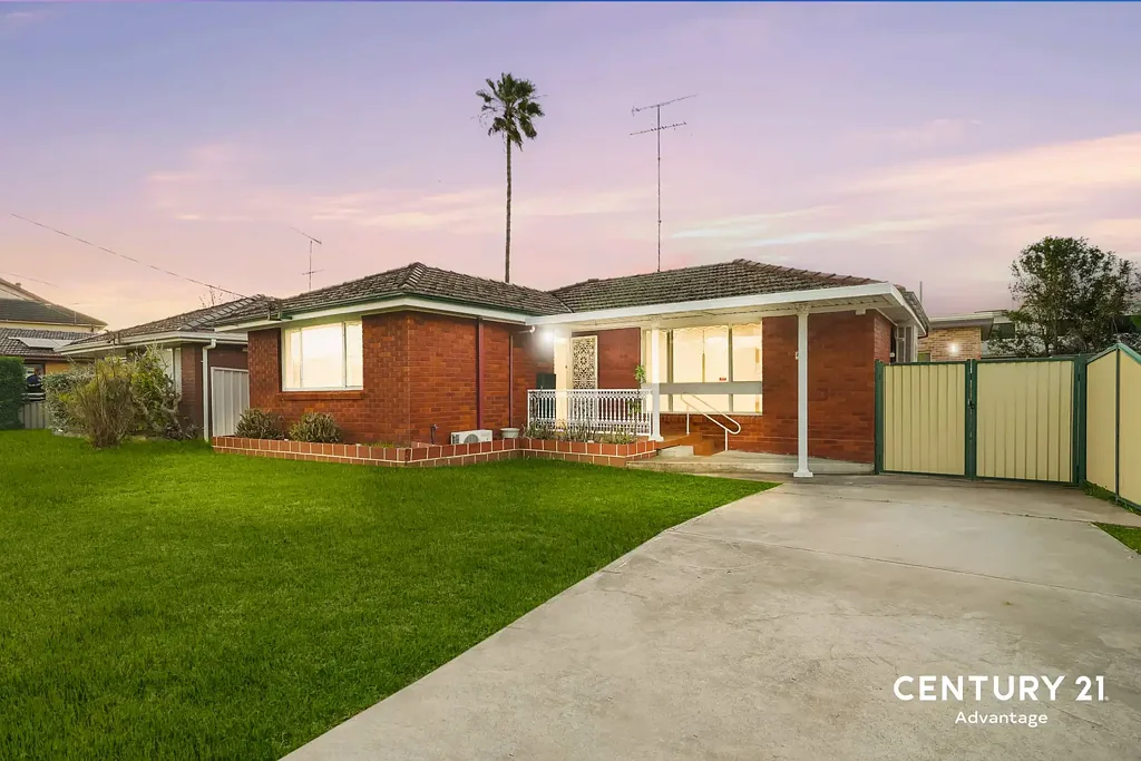 Greystanes 5ਬੈੱਡਰੂਮ FAMILY HOME WITH 2-BEDROOM GRANNY FLAT