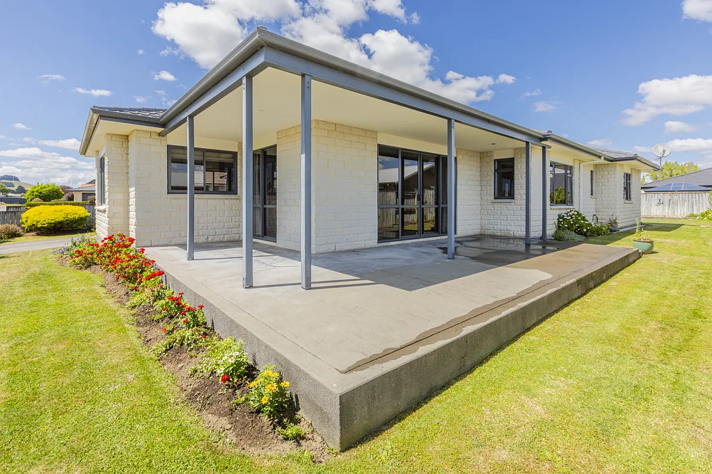 Waipukurau and Surrounds 3Moenga Downsizers dream!