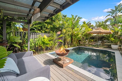Sippy Downs 4कमरा Resort-Style Family Living with Exceptional Entertaining