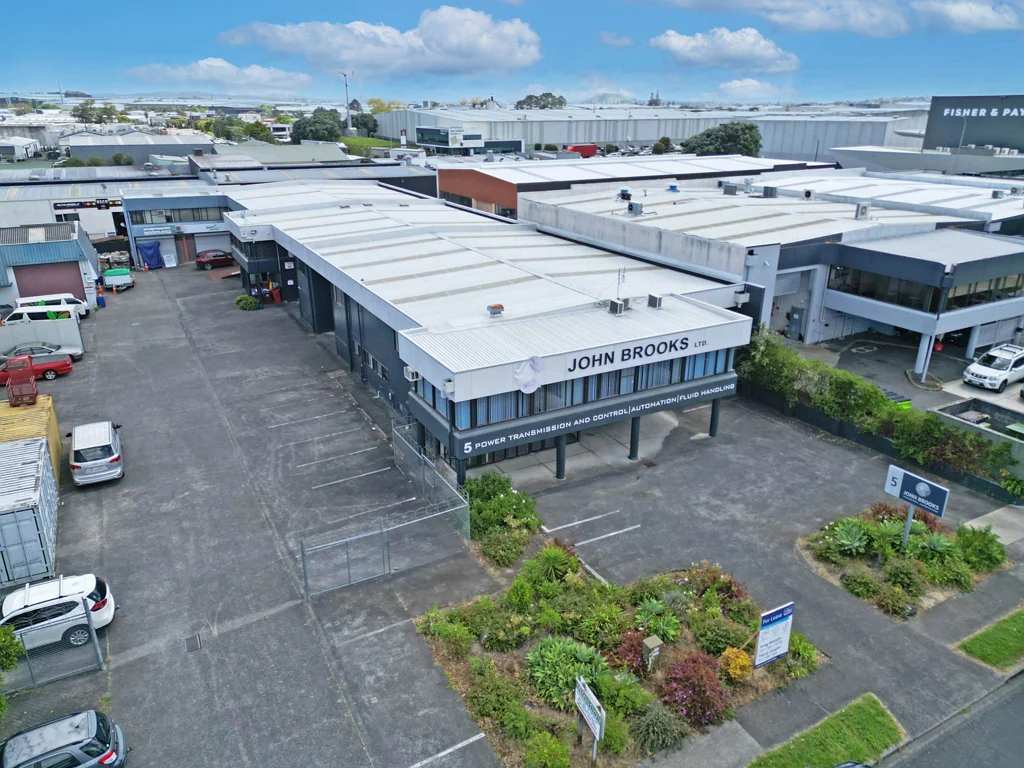 East Tamaki ROAD FRONT WAREHOUSING AND OFFICE