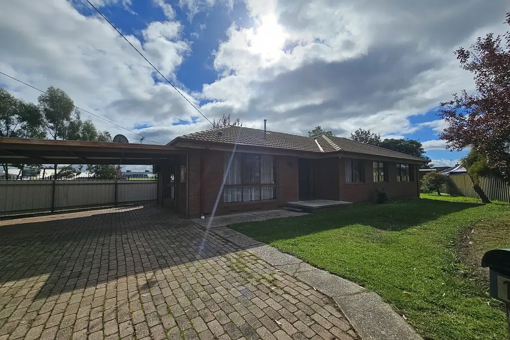 Spacious Family Living in a Prime West Wodonga Location